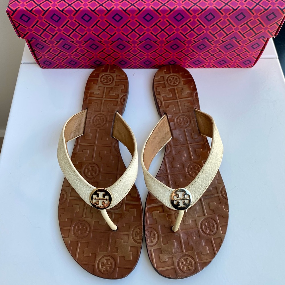 TORY BURCH THORA SANDAL!